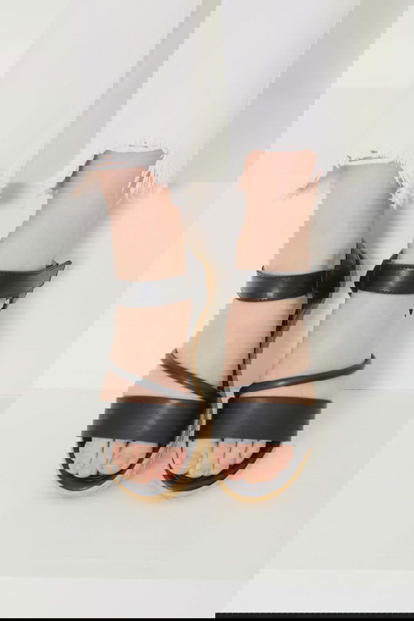 Kadın Siyah Çapraz Detaylı Sandalet - 27111