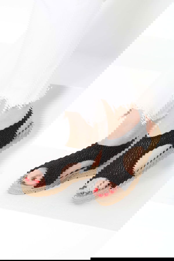 Kadın Siyah Nakış Hasırlı Sandalet - 27156